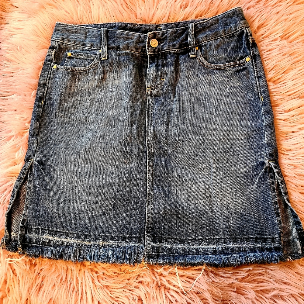 Super Cute M/L Distressed Denim Mini Skirt